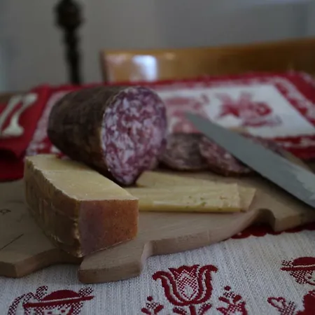 לינה וארוחת בוקר La Pecora Nera